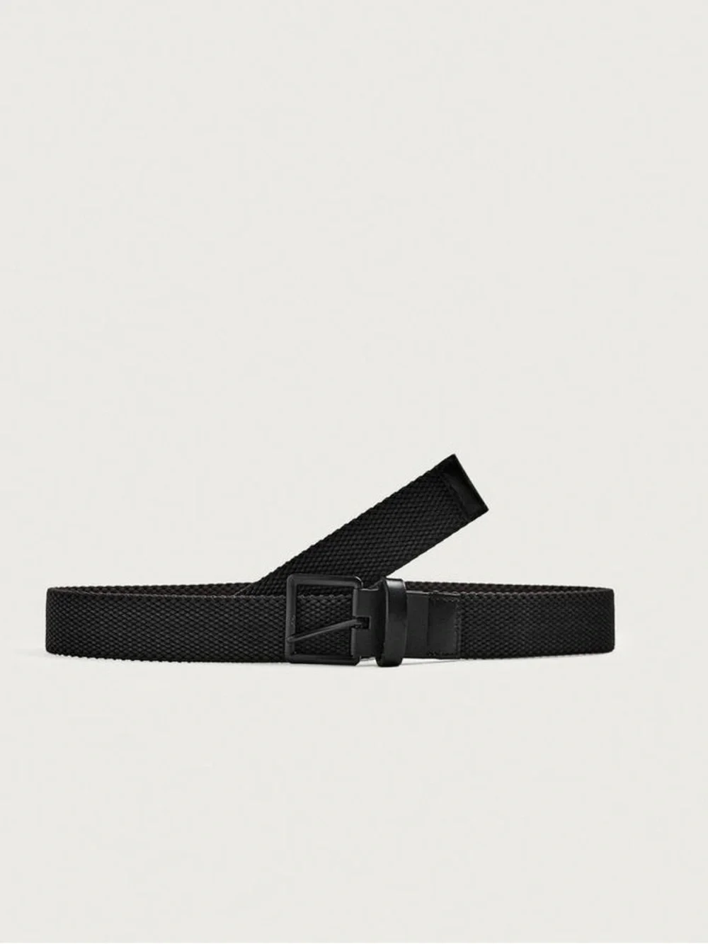 NWOT. Zara Man Black Reversible Leather Trim Stretch Belt. Size M.